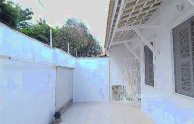 Imagem 3: Casa com quintal e 3 vagas no Guararapes