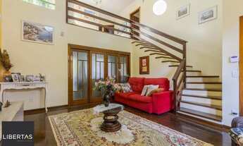 Imagem 6: Casa de 297m² no centro de canoas, com 3 quartos, 1 suíte e 3 vagas de garagem