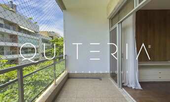 Imagem 2: Apartamento a venda na quadra da praia do Leblon, com 4 quartos e 2 vagas