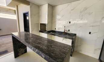 Imagem 3: Casa de condomínio para venda possui 240 metros quadrados com 4 quartos