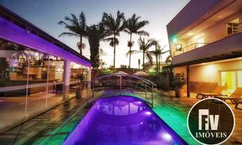 Imagem 2: Casa Mobiliada com 4 Suítes para Locação Anual no Centro em Balneário Camboriú/SC