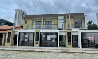 Imagem: Sobrado com Piscina com 3 Suítes à venda