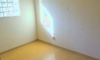 Imagem 5: Casa para aluguel possui 100 metros quadrados com 3 quartos em Jardim Caviúna - Rolândia