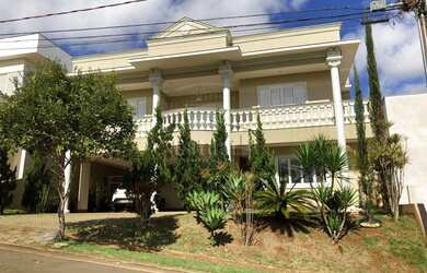 Imagem 2: Casa sobrado em condomínio com 4 quartos no Royal Forest - Residence e Resort - Bairro Gle