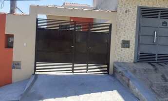 Imagem 2: Casa para venda com 200 metros quadrados com 3 quartos