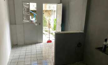 Imagem 3: Aluga-se kitnet Quarto com aluguel por R$300 /mês