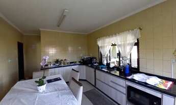 Imagem 5: Maravilha de sobrado bairro Iririú, piso térreo independente do piso superior + sala comer