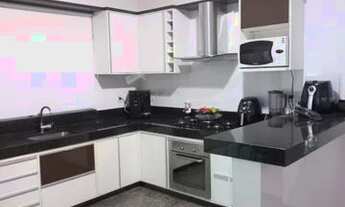 Imagem 3: Casa de condomínio para venda tem 216 metros quadrados com 3 quartos