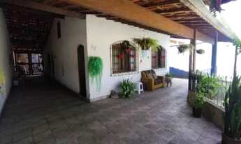 Imagem: Casa à 800 mts do mar, possui com 3 quartos