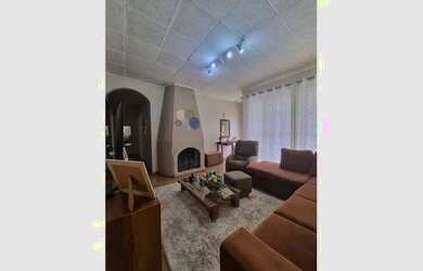 Imagem 3: Casa 242, térrea com 3 quartos, semimobiliada no centro de Carazinho