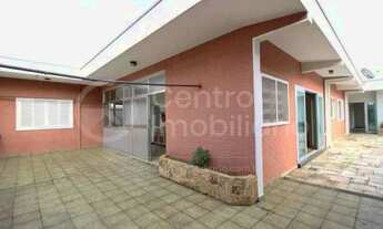 Imagem 7: CASA à venda com piscina e 4 quartos em Peruíbe, no bairro Centro