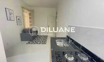 Imagem 4: Quarto e sala em Copacabana todo reformado no posto 4 5 próximo do metrô praia silencioso