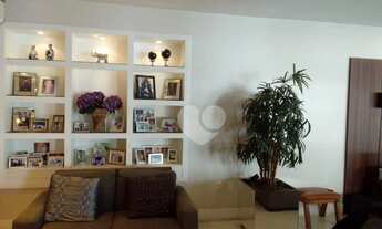 Imagem 4: Mansão suspensa de 300 m² na quadra da praia