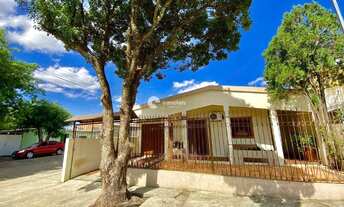 Imagem: Casa de Esquina a uma quadra da Av. Paulo