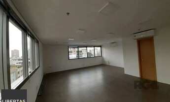 Imagem 3: Excelente sala comercial no Menino Deus, com uma vaga de garagem coberta e escriturada