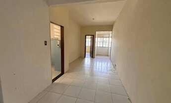 Imagem 2: Apartamento próximo a faculdade, de quarto e sala, ensolarado, próximo a mercados e restau