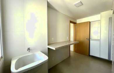 Imagem 6: Apartamento de Alto Padrão à Venda 3 Suítes, 155m², Andar Alto, Completo em Armários e La