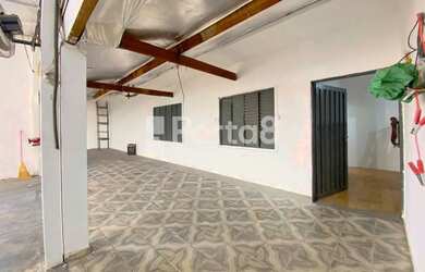 Imagem 7: Terreno Amplo com Construção no Vetorazzo - Ideal para Morar, Investir ou Empreender