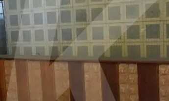 Imagem 3: Salão comercial com 2 banheiros e porta de aço