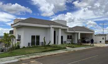 Imagem: Casa recém construída residencial Le Park