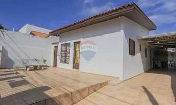 Imagem: Casa à venda com edícula no Central Parque