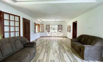 Imagem 7: Casa incorporada à natureza no bairro de Três Córregos