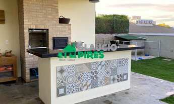 Imagem 2: Casa no estilo colonial em um conceito moderno reserva da serra