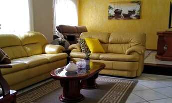 Imagem 2: Casa para venda possui 211 metros quadrados com 3 quartos em Cidade Jardim - Jacareí - SP