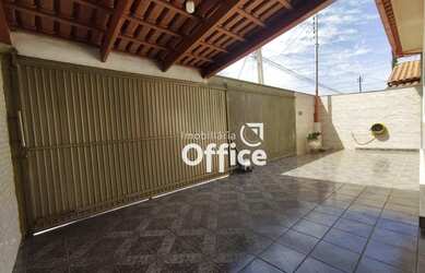 Imagem 2: Ótima casa cm 4/4 localização privilegiada na região da grande Jaiara!