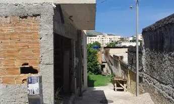 Imagem 6: Casa em Abolição, garagem, escada, obra iniciada