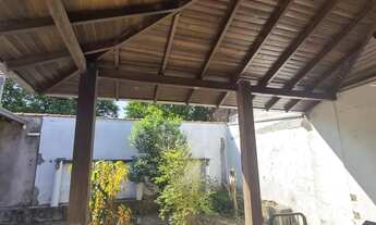 Imagem 2: Esta sólida casa padrão, situada em Sapucaia do Sul, bairro Vargas, está disponível tanto