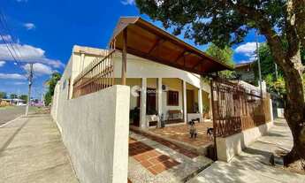 Imagem 2: Casa de Esquina a uma quadra da Av. Paulo Lauda!