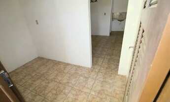 Imagem 2: Excelente quitinete com quarto, cozinha, wc social, área privativa 30m². Localizado na Rua