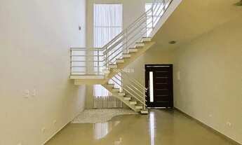 Imagem 3: Sobrado para aluguel possui 250 metros quadrados com 4 quartos