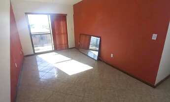 Imagem 7: Vendo Apto - Frente - Sala c/Varanda - 2 Qtos (1 suíte + 1 c/Varanda) - 1 vg - 1 Elevador