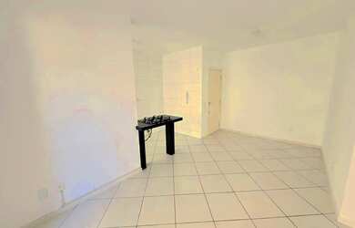 Imagem 6: Imóvel para venda tem 67 metros quadrados com 3 quartos em Centro - Criciúma - SC