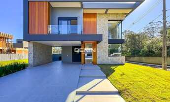 Imagem: Sobrado de alto padrão à venda no condomínio