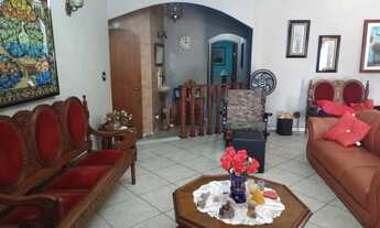 Imagem 4: Casa de condomínio para venda possui 780 metros quadrados com 5 quartos