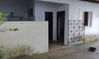 Imagem 5: Ampla casa para fins comercial e/ou residencial com bastante verde em Pituaçu