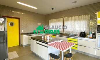 Imagem 6: Casa no estilo colonial em um conceito moderno reserva da serra