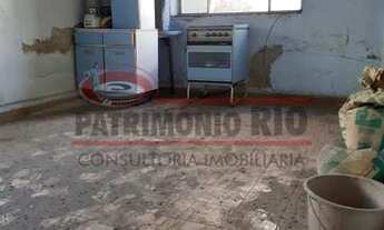 Imagem 4: Casa Linear vazia de frente coladinho Metro