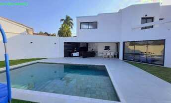 Imagem: Casa alto padrão em condomínio, com infraestrutura