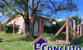 Imagem 7: C25 - Residência de esquina localizada a poucos metros do mar em Mariluz