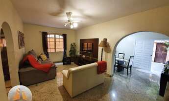 Imagem 5: Casa de condomínio para venda tem 256 metros quadrados com 3 quartos