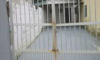 Imagem 2: Casa e terreno Casa com 1 dormitório