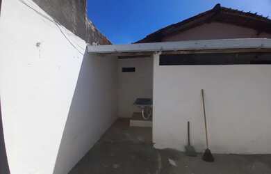 Imagem 2: Casa Quarto, Banheiro e Cozinha - Mangabeira - Casa Fundos