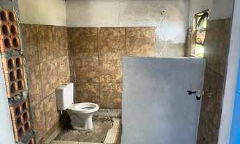 Imagem 5: Vendo casa de madeira banheiro material