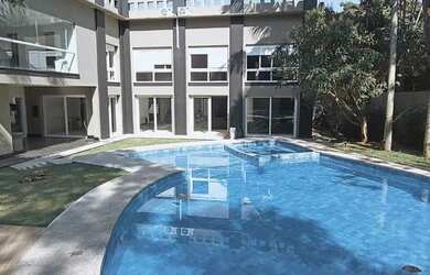 Imagem 2: Casa de condomínio para aluguel com 1100 metros quadrados com 7 quartos