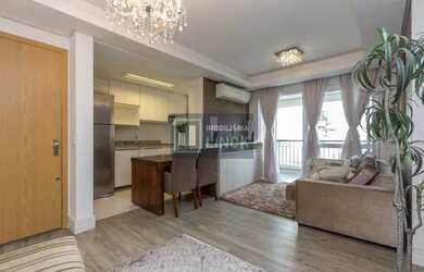 Imagem 2: Apartamento mobiliado de 2 dormitórios e 1 vaga de garagem no bairro Passo da Areia