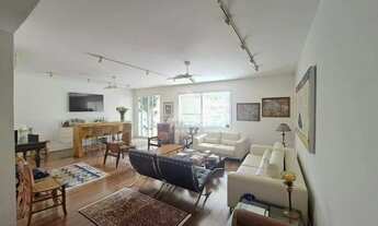 Imagem 2: Amplo Apartamento no Cosme Velho com 192m² - 4 Quartos, 2 Suites, Varanda 3 Vagas